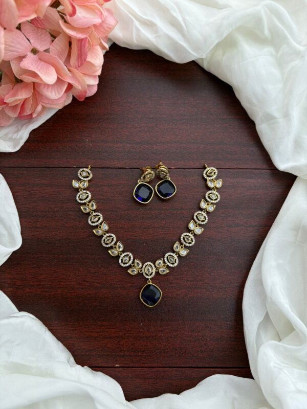 VICTORIAN DROP SET (BLUE)