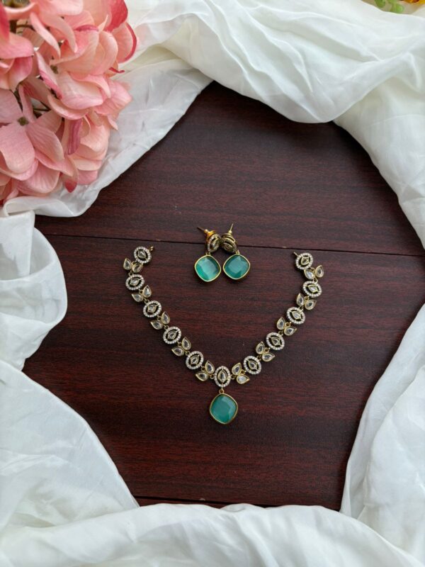 VICTORIAN PENDANT DROP SET (MINT)