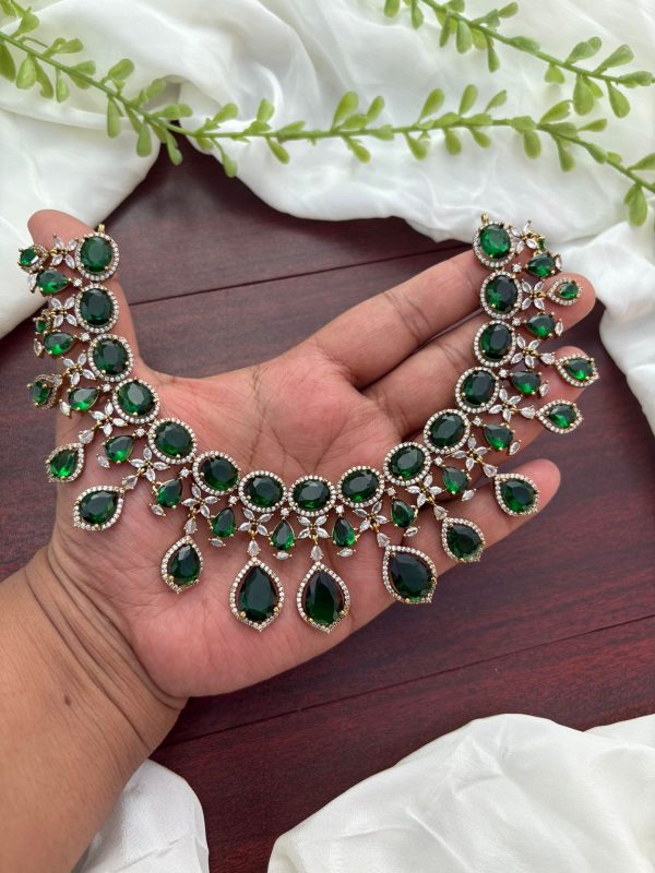 EMERALD BRIDAL NECKPIECE