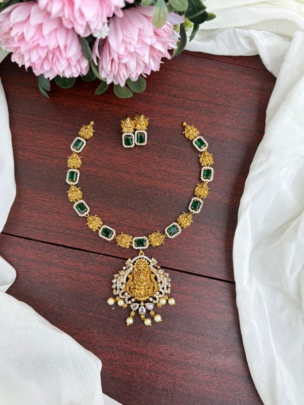 LAKSHMI PENDANT SET (GREEN)