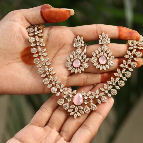 DIAMOND DROP NECKPIECE (PINK)