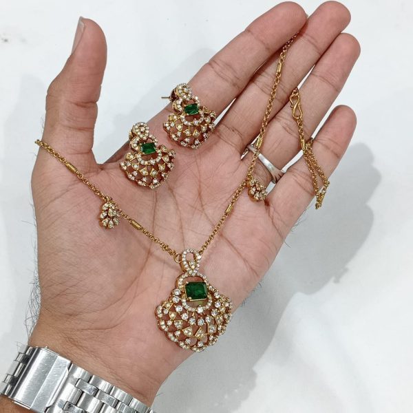 SHORT PENDANT SET (GREEN)