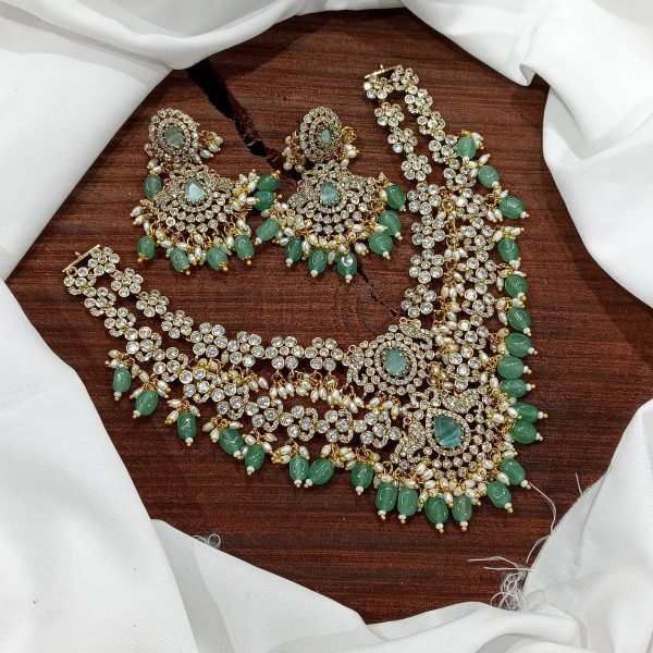 UNCUT STONE LAYERED NECKPIECE