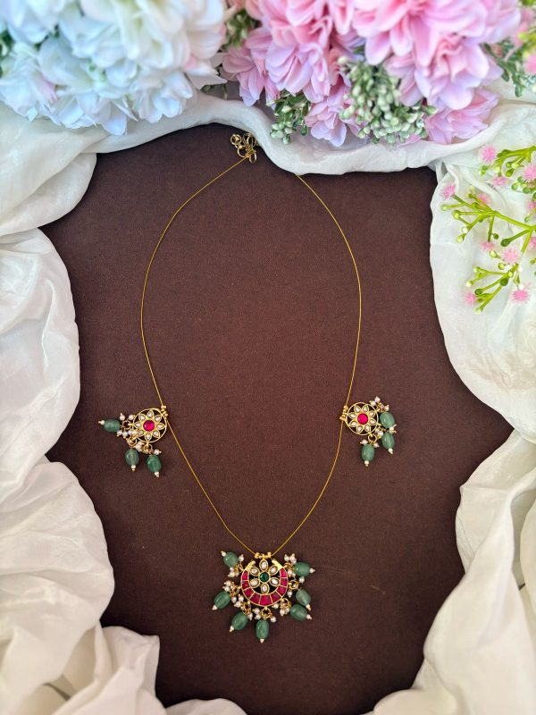 FLORAL JADAU INVISIBLE CHAIN