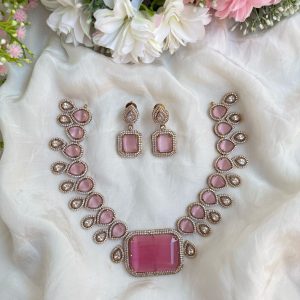 VICTORIAN DOUBLET STONE NECKPIECE (PINK)