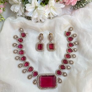 VICTORIAN DOUBLET STONE NECKPIECE(RED)
