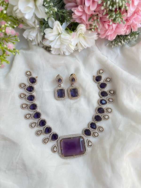 VICTORIAN DOUBLET STONE NECKPIECE (PURPLE)