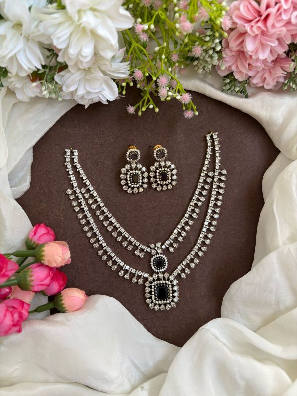 PREMIUM VICTORIAN DOUBLE LAYER NECKPIECE (PURPLE)