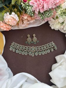 VICTORIAN CHOKER (MINT)