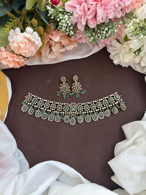 VICTORIAN CHOKER (MINT)